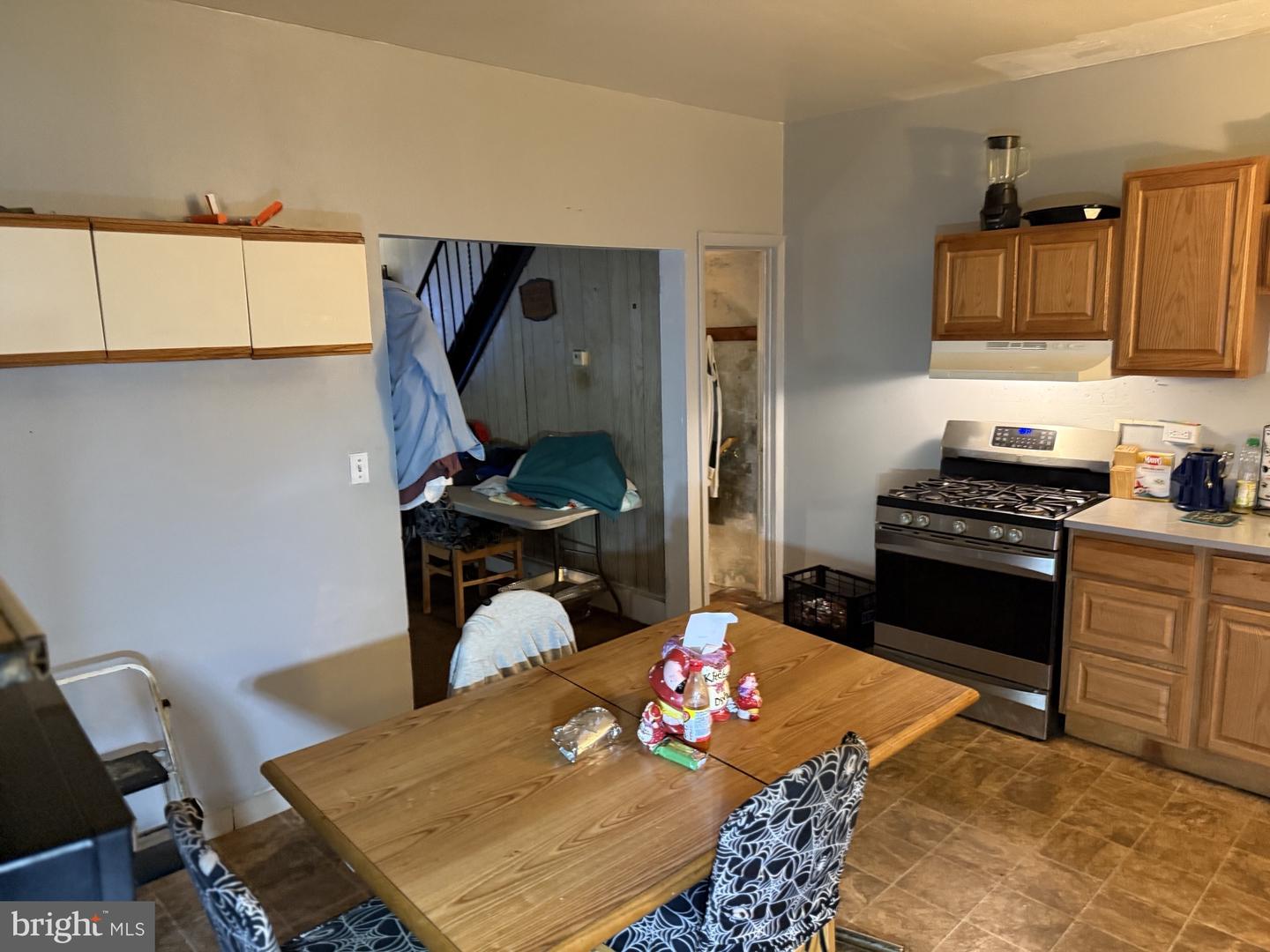216 E Marshall St Property Photo 12