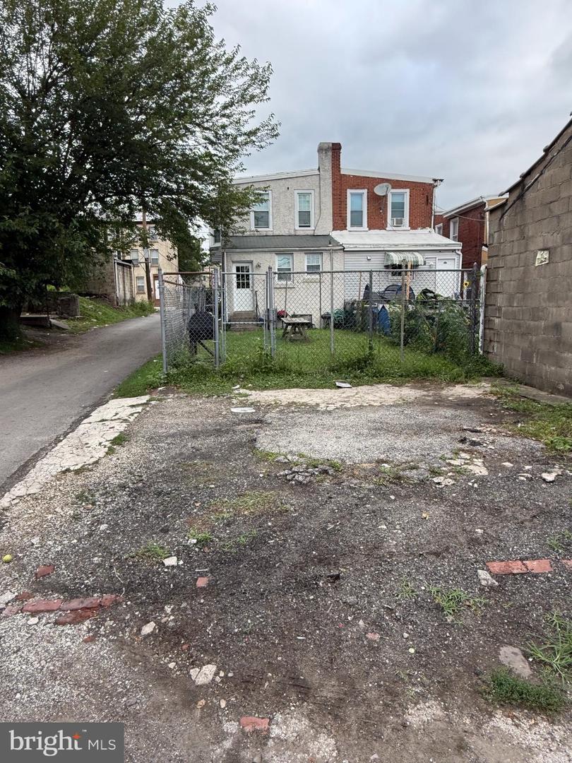 216 E Marshall St Property Photo 29