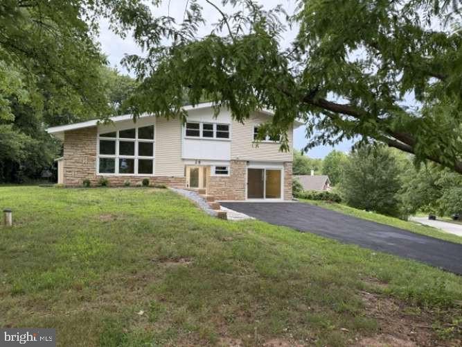 26 Camelot Dr Property Photo 2
