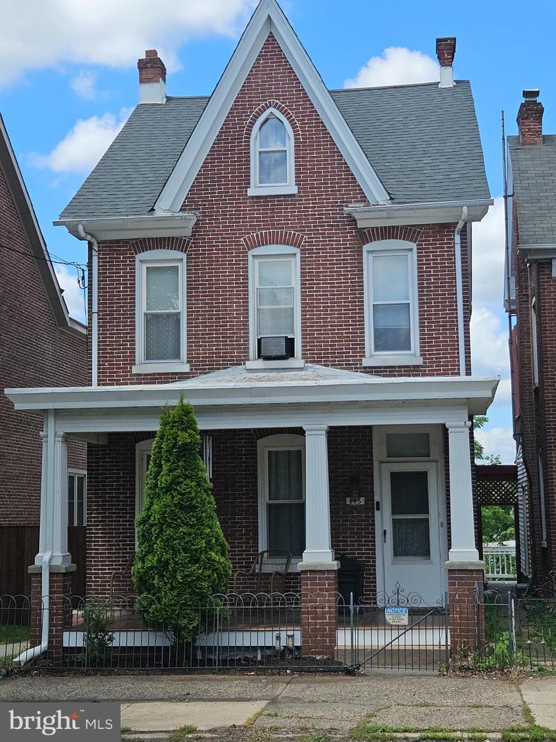 645 N. CHARLOTTE Property Photo 1