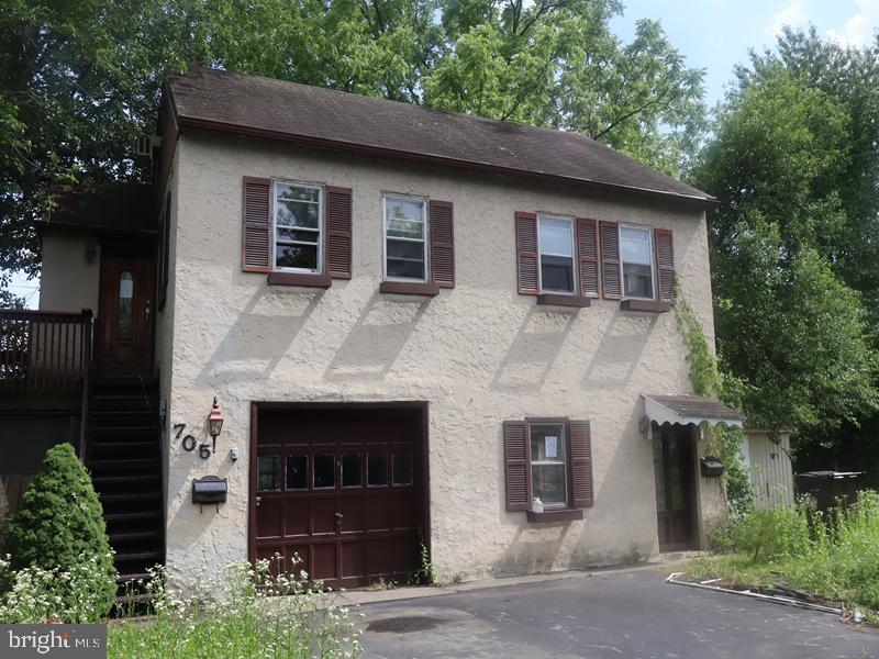 705 Flint Hill Rd Property Photo 1