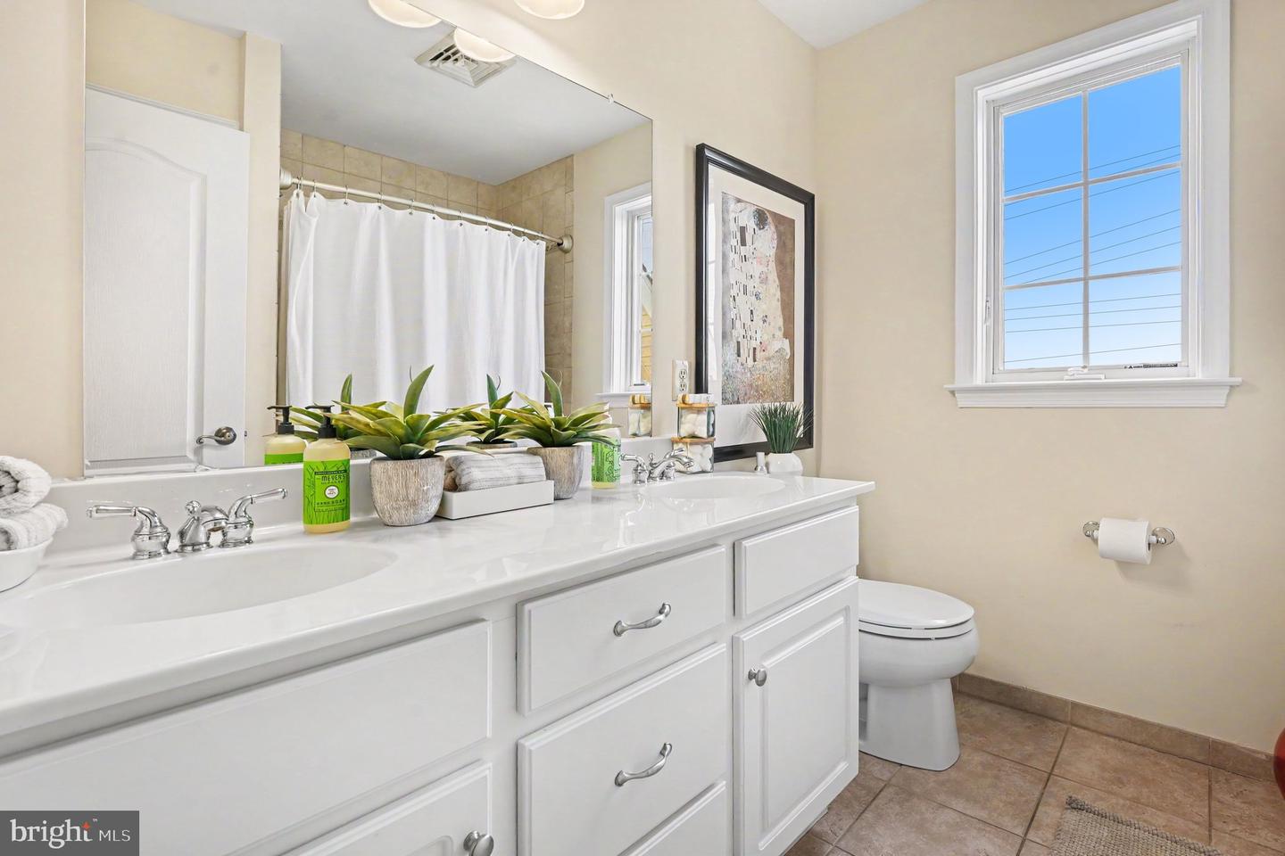 1120 Scheer Way Property Photo 37