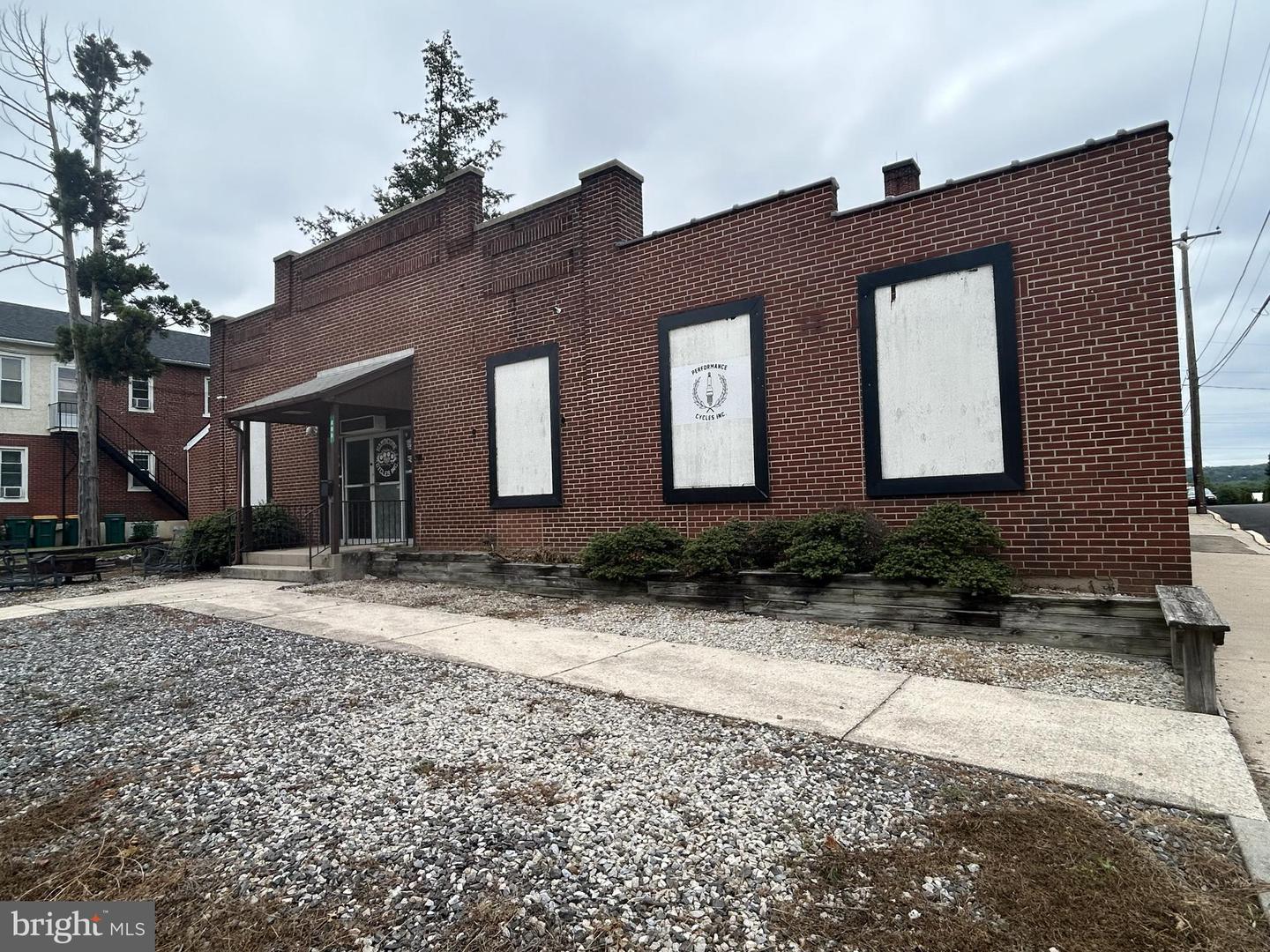 800 MAIN ST Property Photo 1