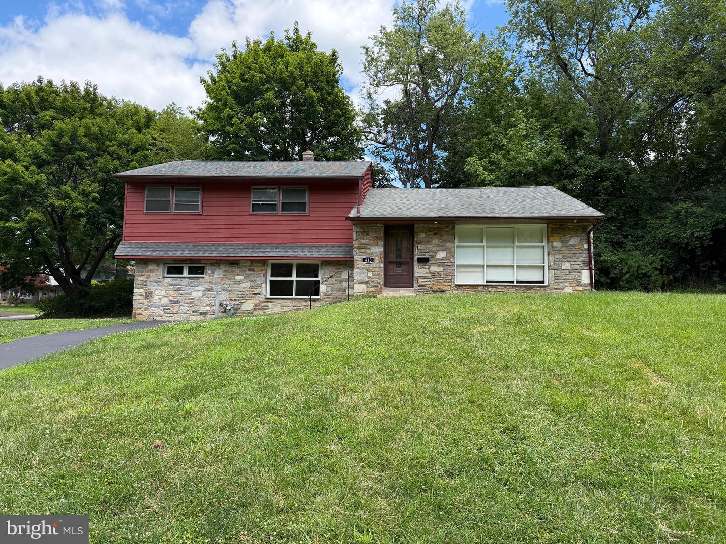 413 Asbury Ave Property Photo 1