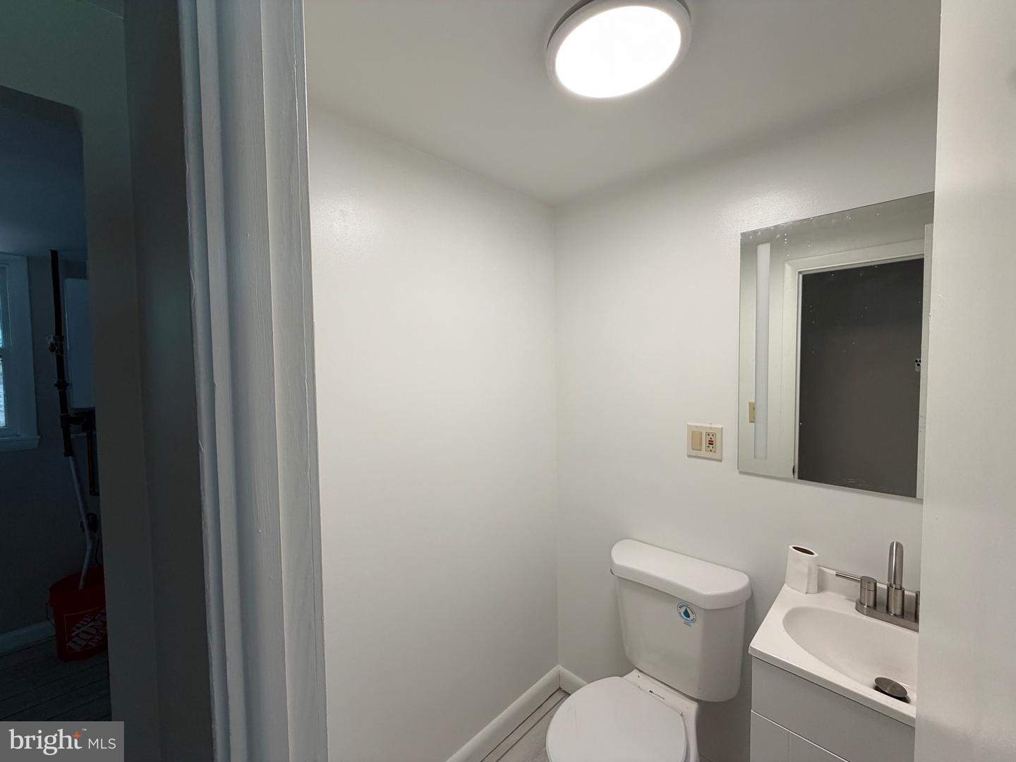 413 Asbury Ave Property Photo 8