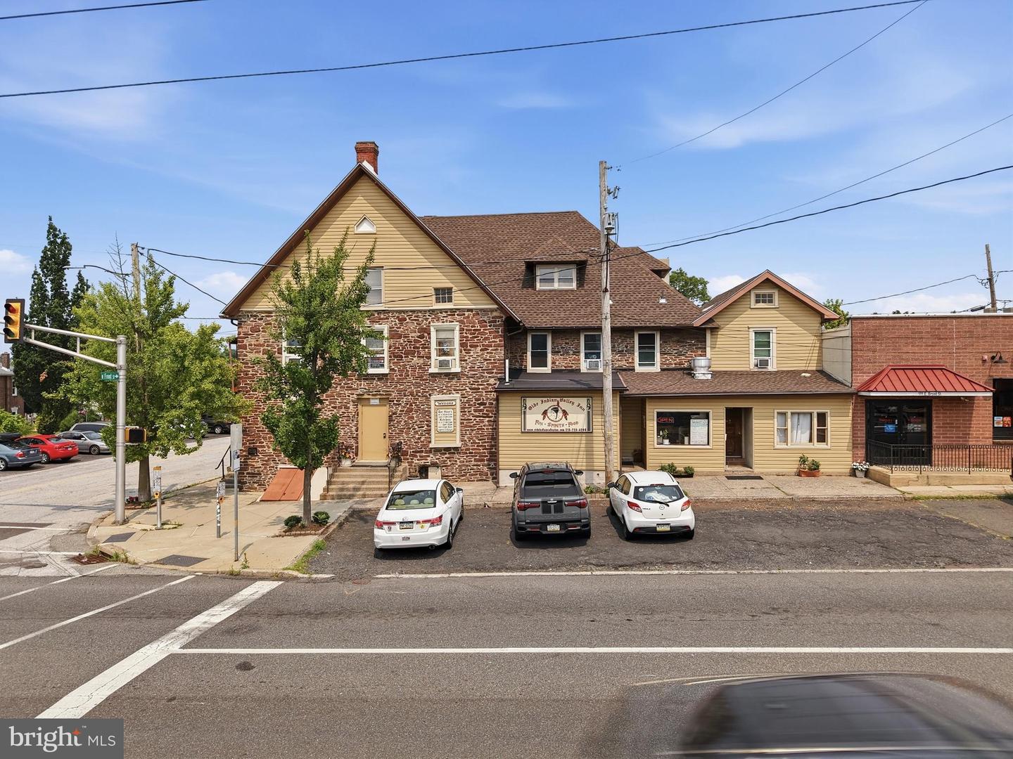 101 E Broad St Property Photo 3