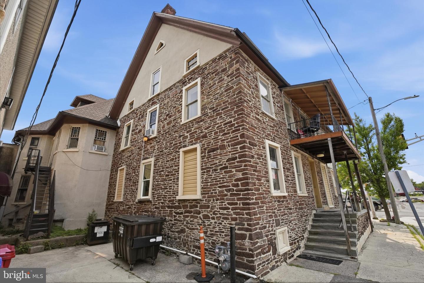 101 E Broad St Property Photo 12