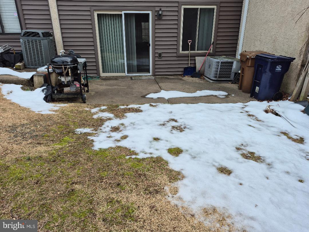 401 Woodside Cir Property Photo 2