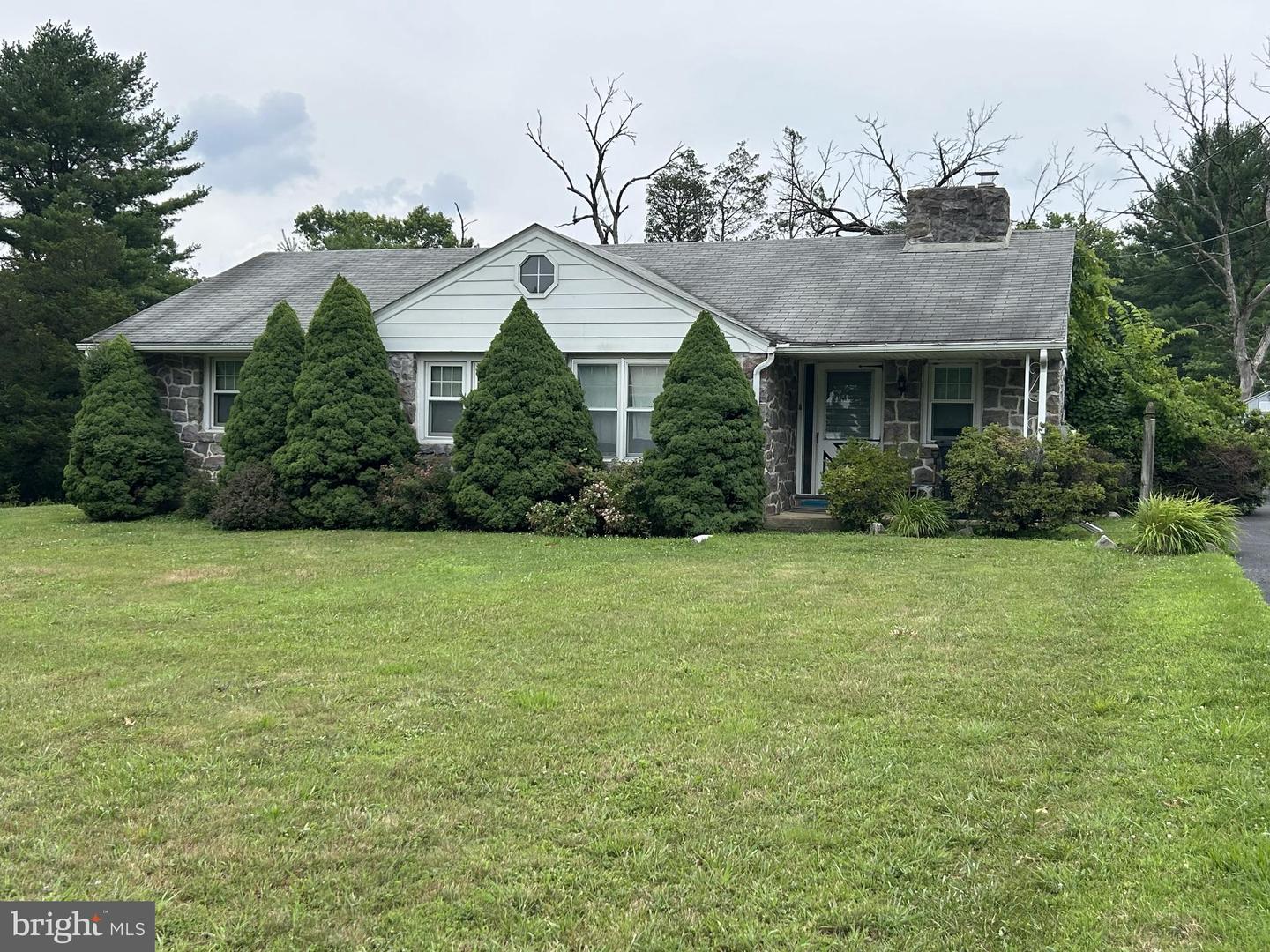 2122 Yarnall Rd Property Photo 1