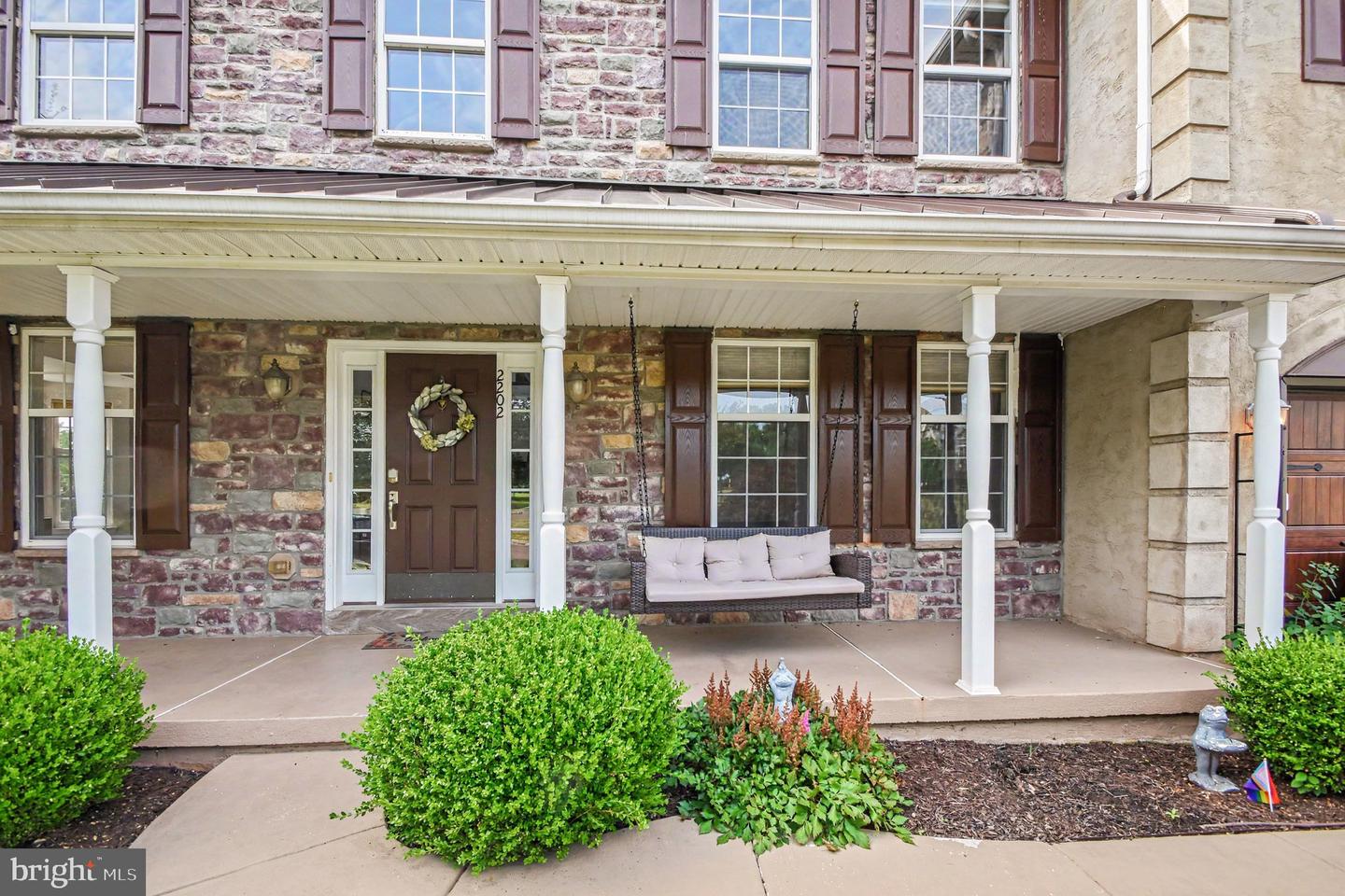 2202 Smithfield Ct Property Photo 4
