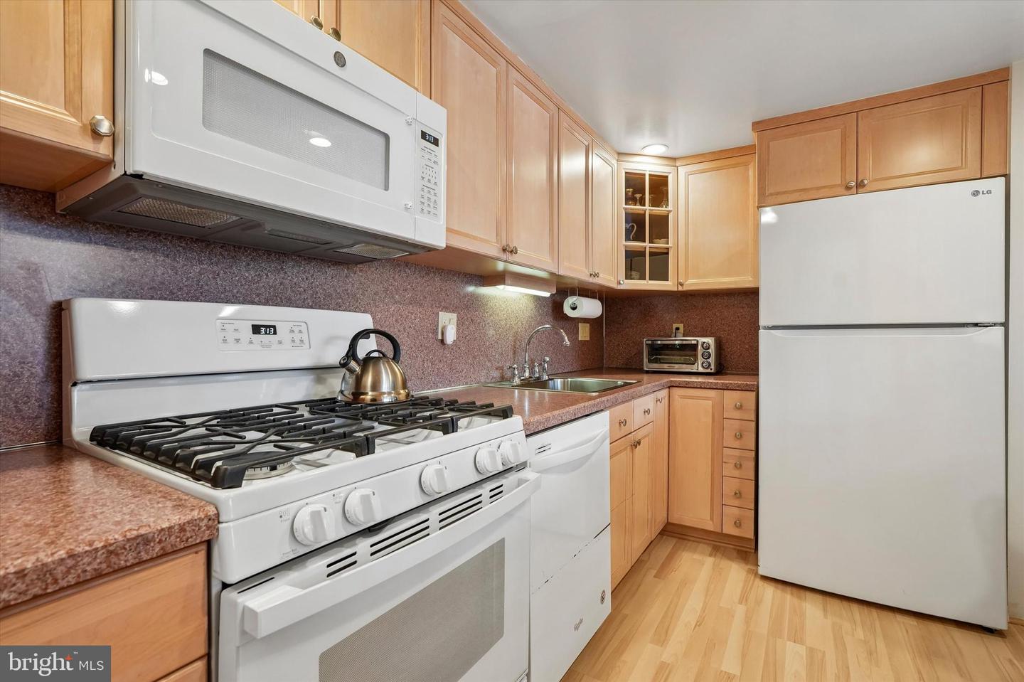 309 Florence Ave #303-n Property Photo 3
