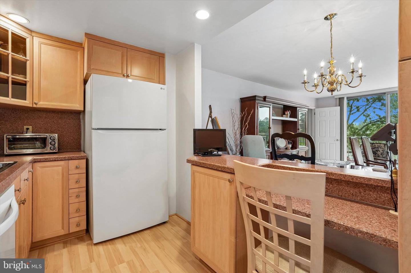 309 Florence Ave #303-n Property Photo 4