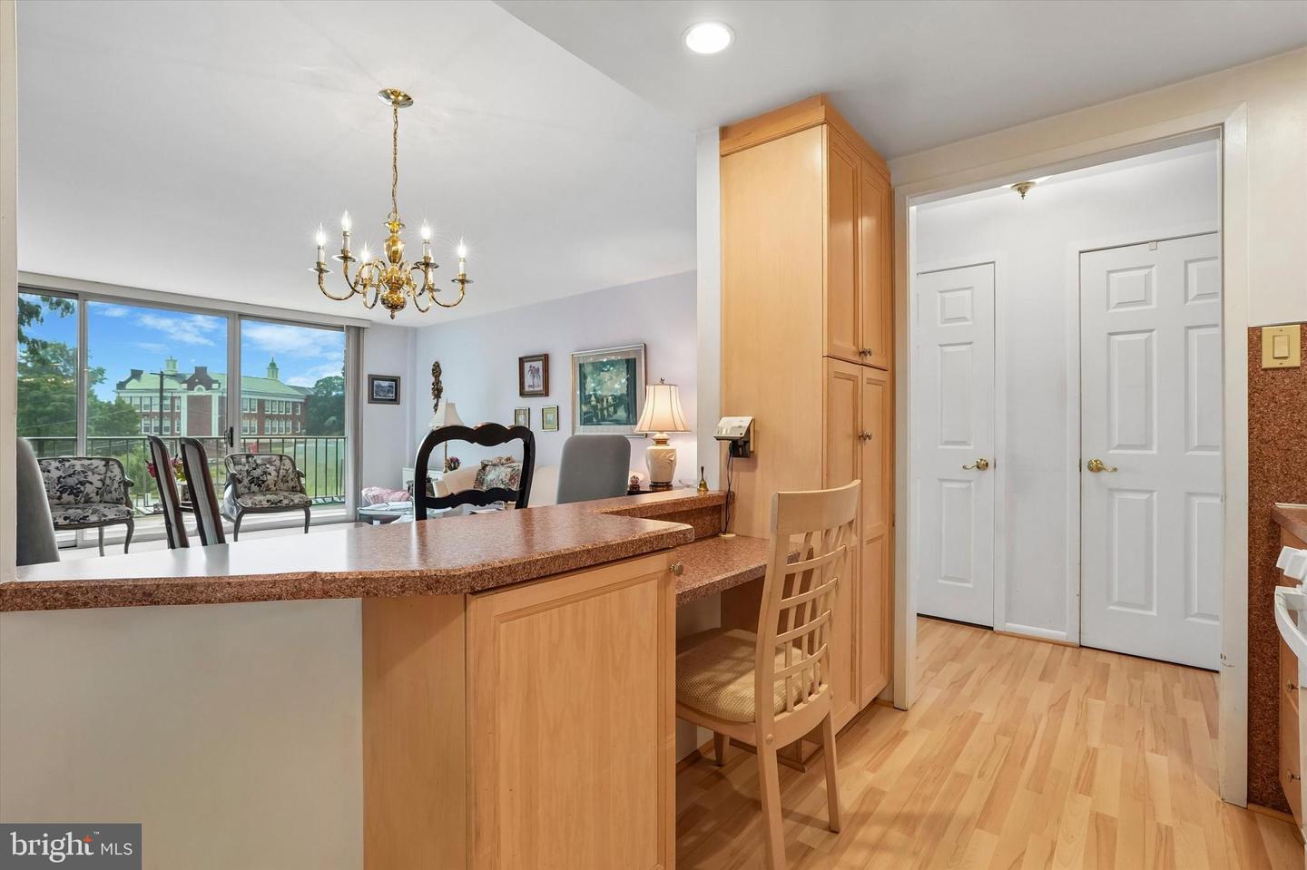 309 Florence Ave #303-n Property Photo 5