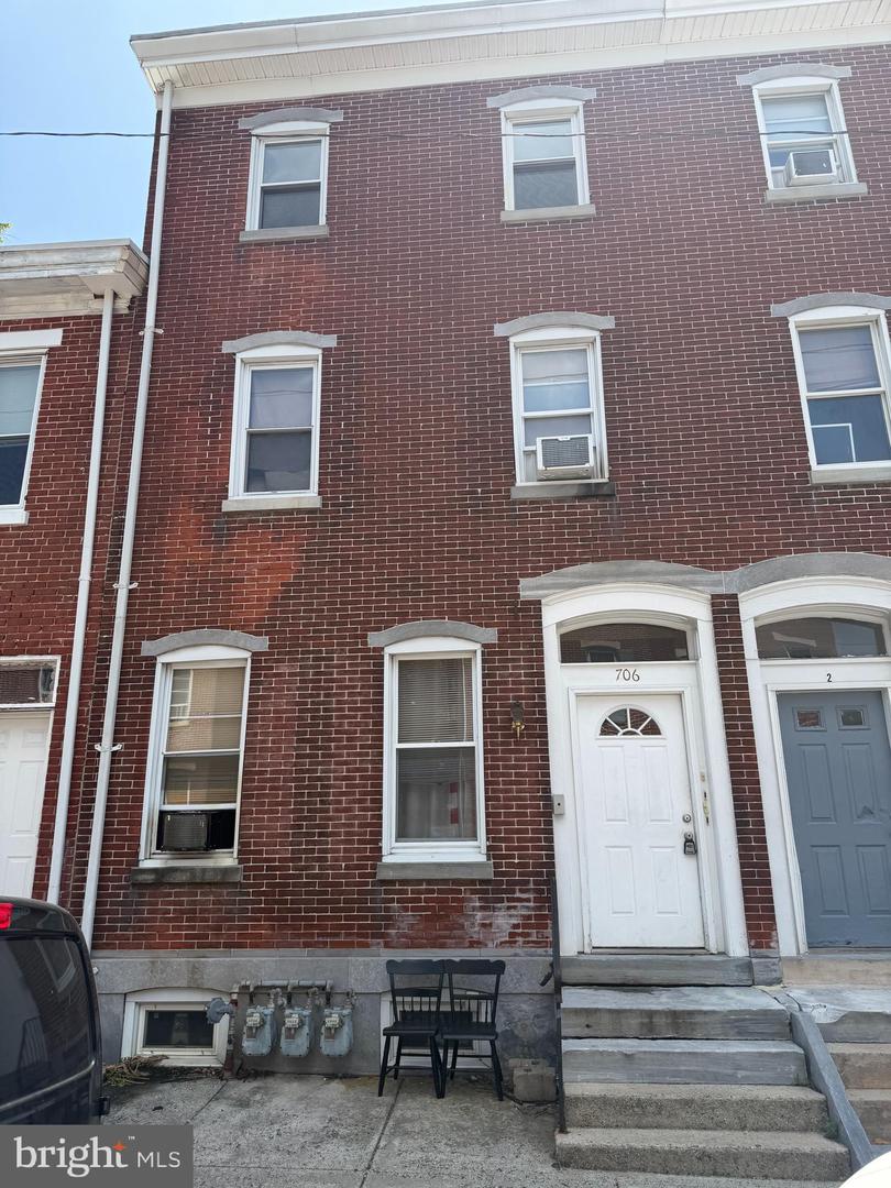 706 Chain St Property Photo 2