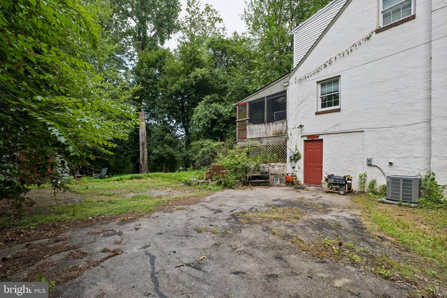662 Shoemaker Ln Property Photo 22