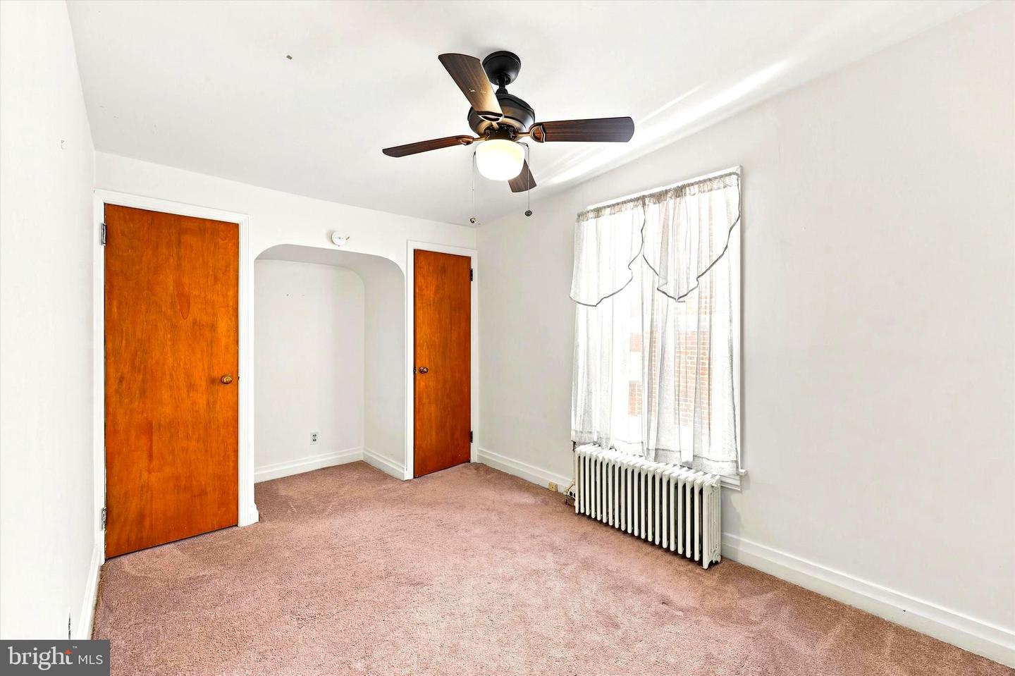 327 Summer St Property Photo 9