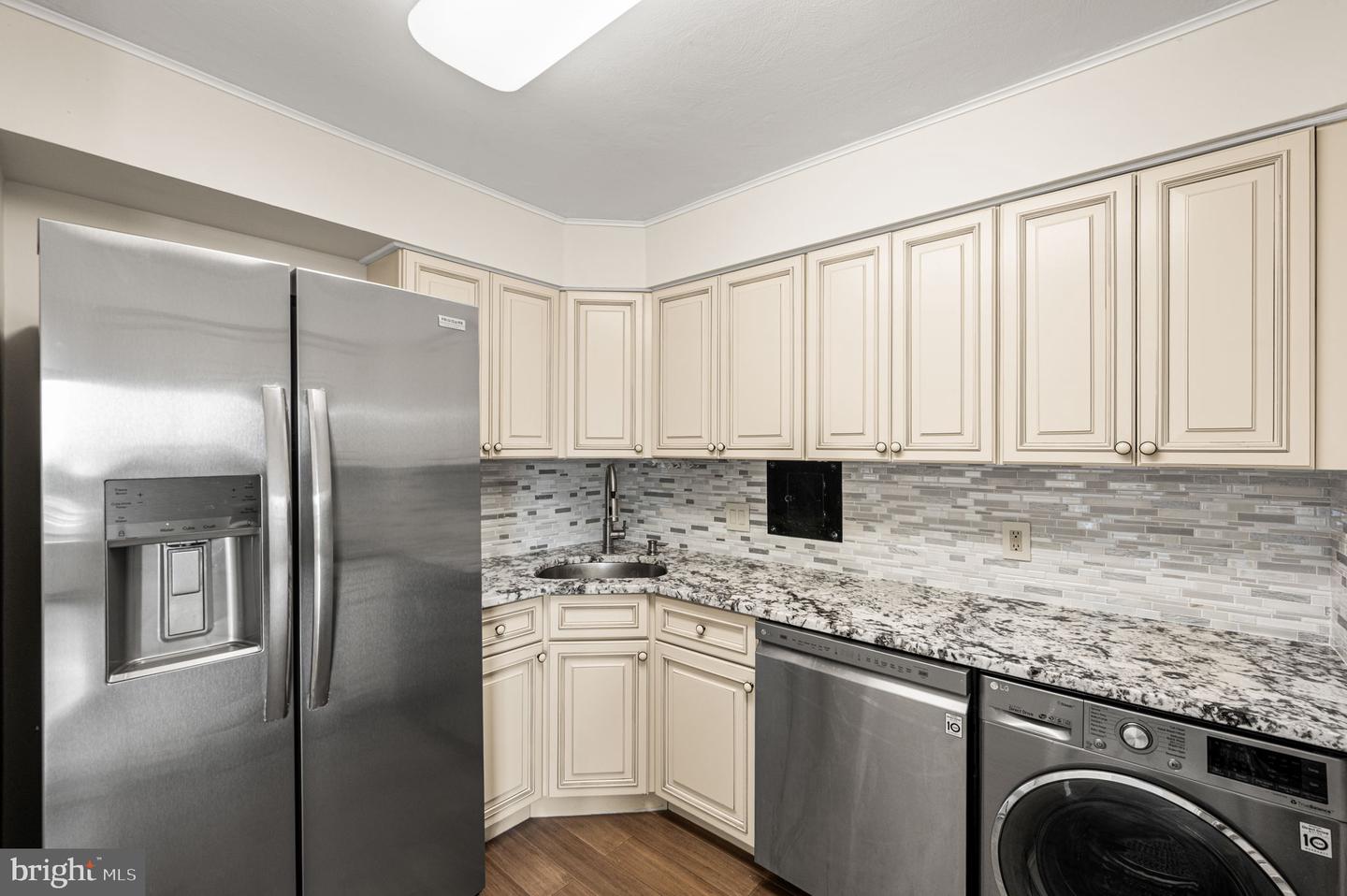 50 Belmont Ave #401 Property Photo 13