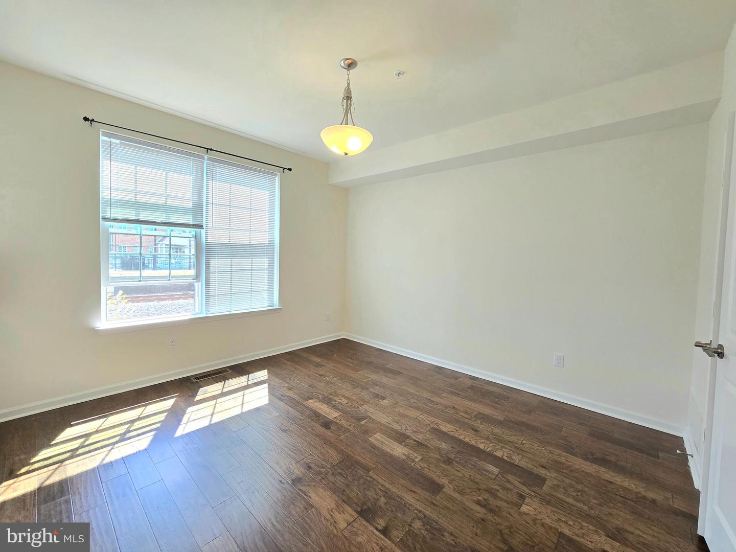 1045 Chapman Cir Property Photo 4