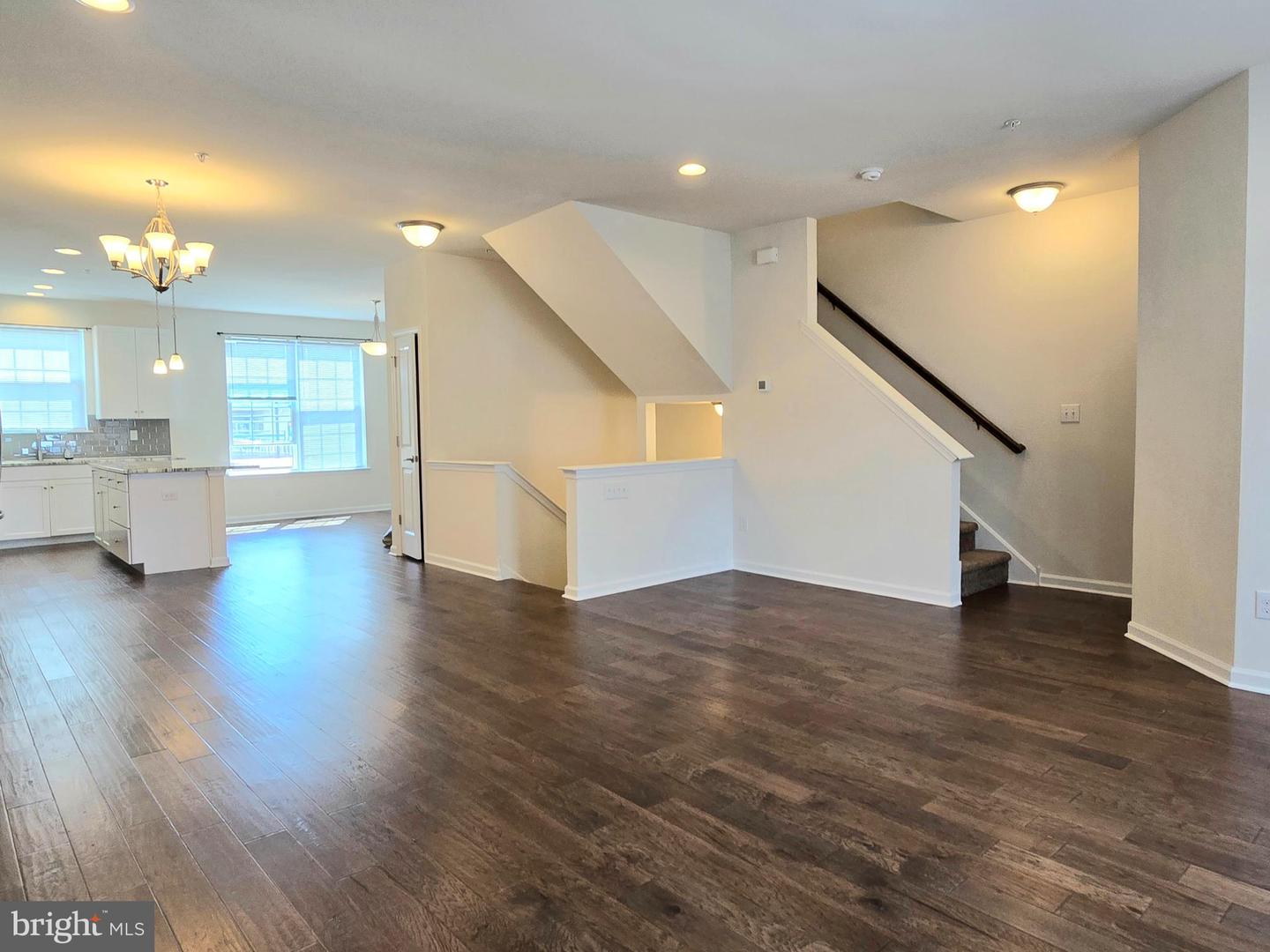 1045 Chapman Cir Property Photo 5