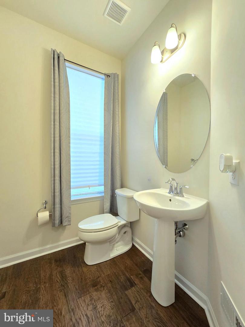 1045 Chapman Cir Property Photo 7