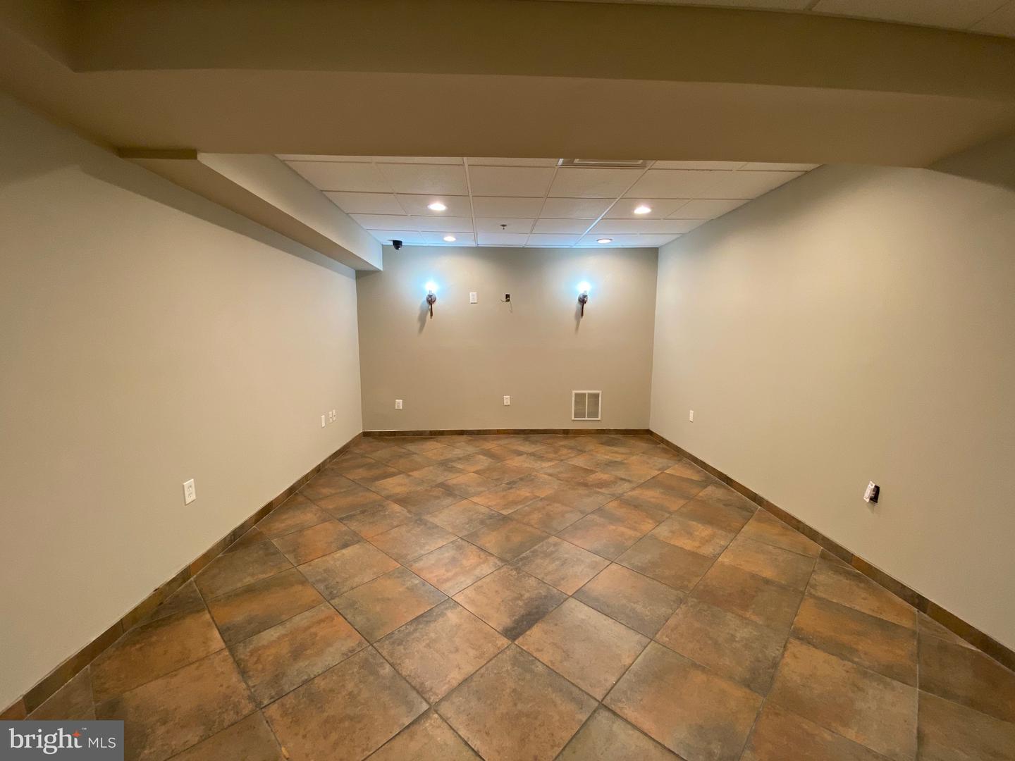 296 W Ridge Pike #ll103 Property Photo 7