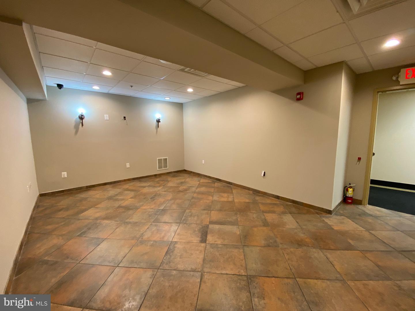 296 W Ridge Pike #ll103 Property Photo 8