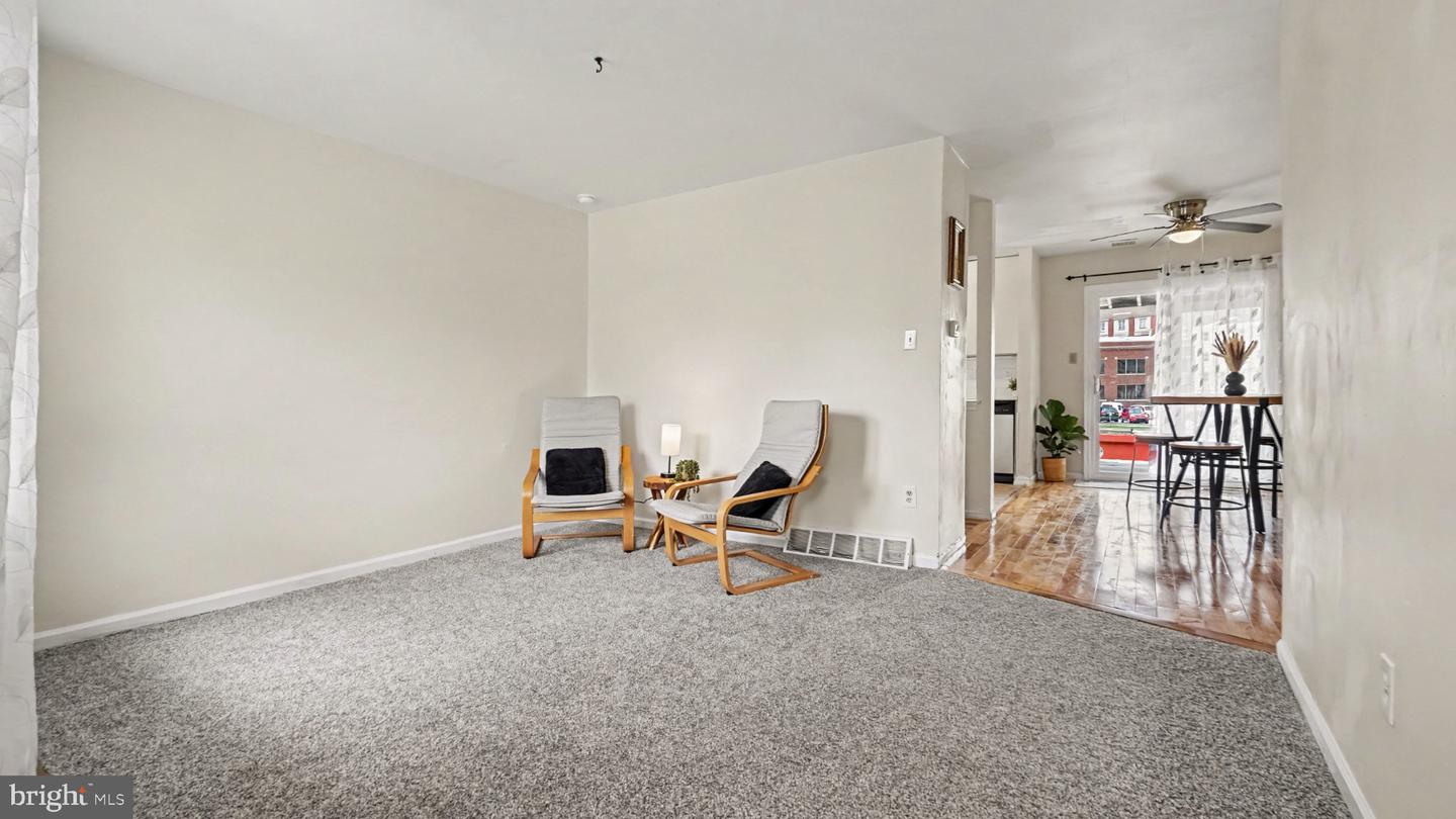215 Coates St Property Photo 5
