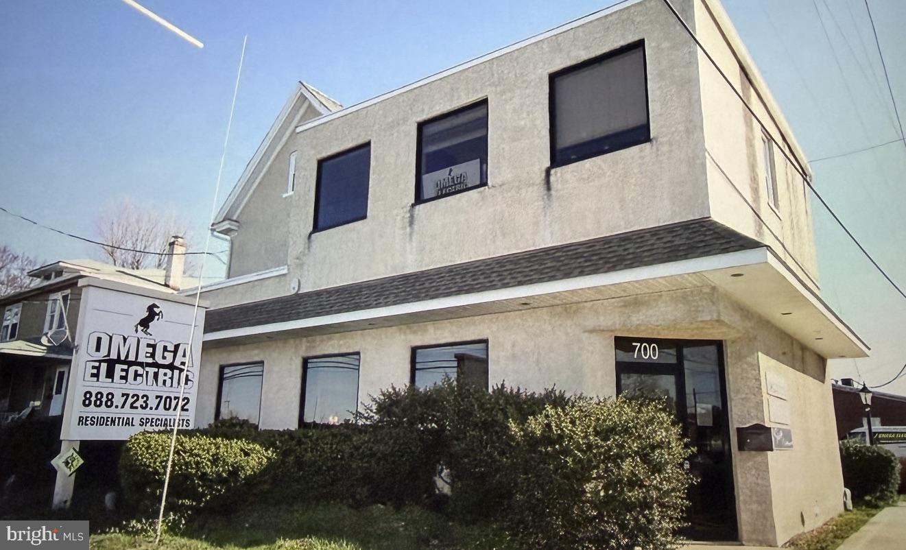 700 Main Property Photo 1