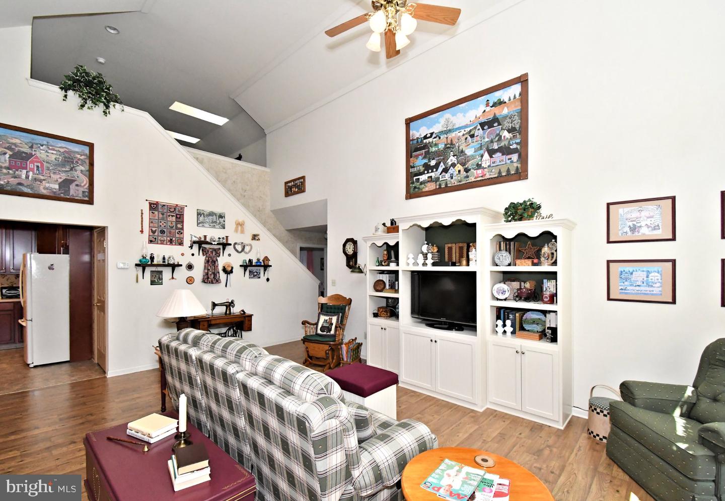 138 Arbour Ct Property Photo 3
