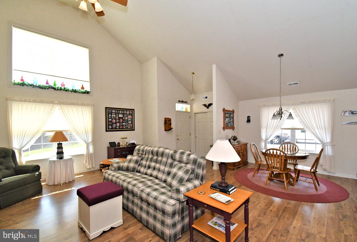 138 Arbour Ct Property Photo 4