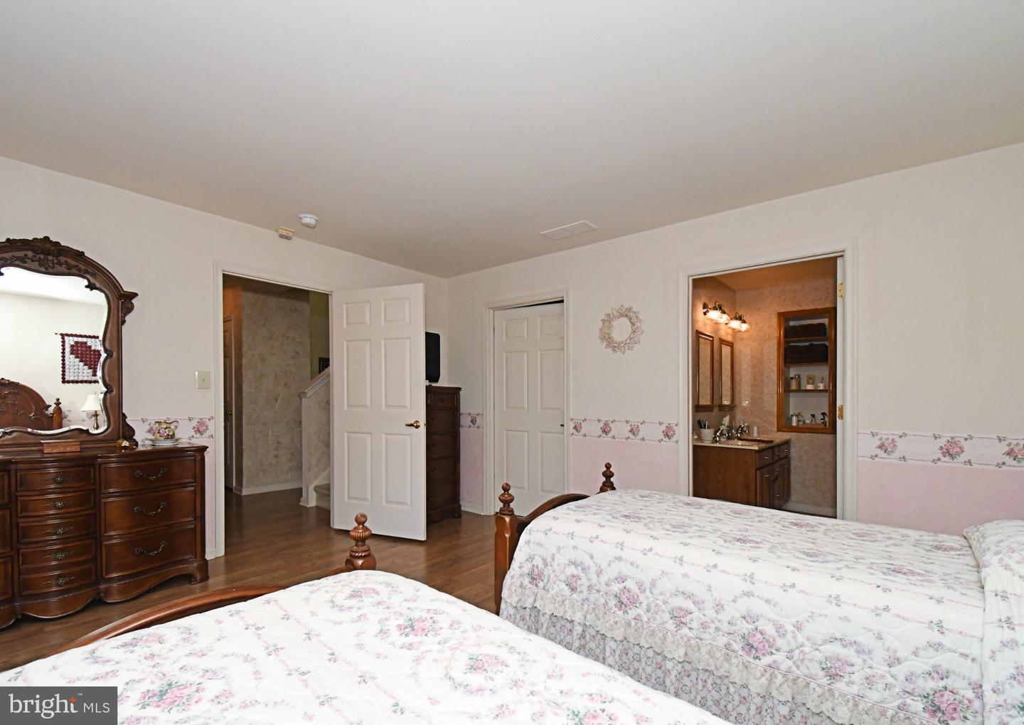 138 Arbour Ct Property Photo 22