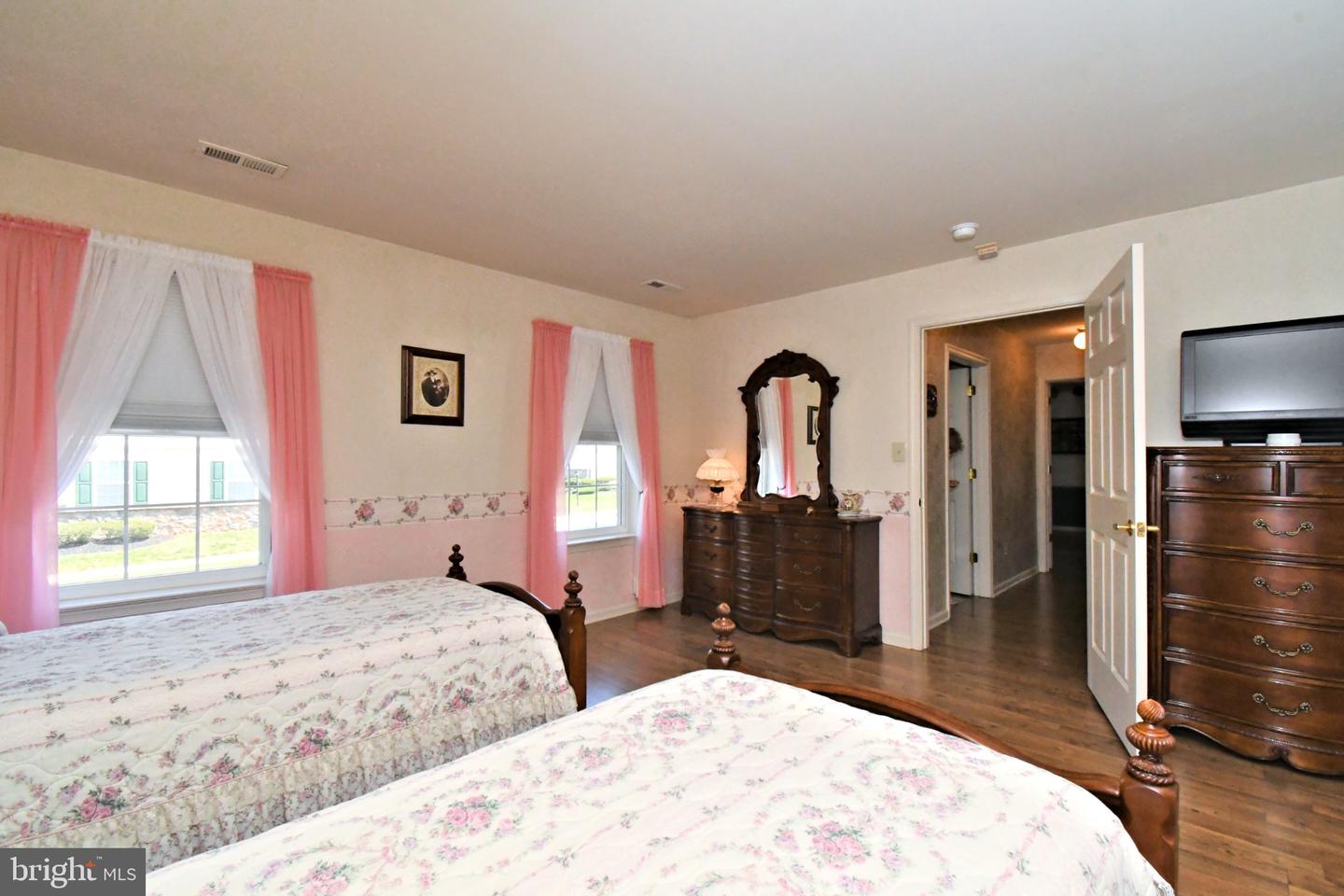 138 Arbour Ct Property Photo 23