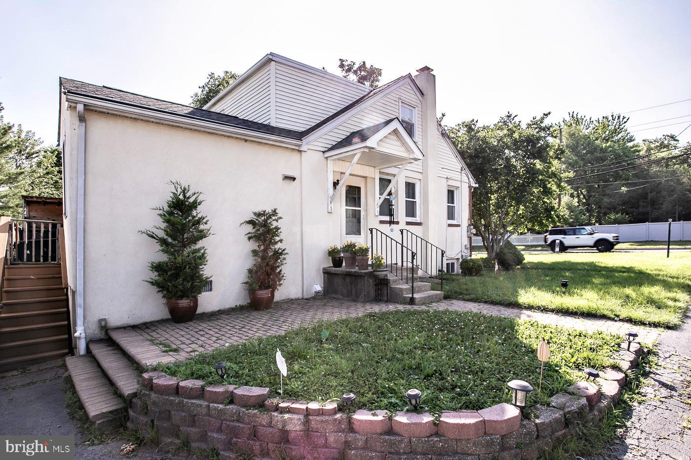 2916 Whitehall Rd Property Photo 4