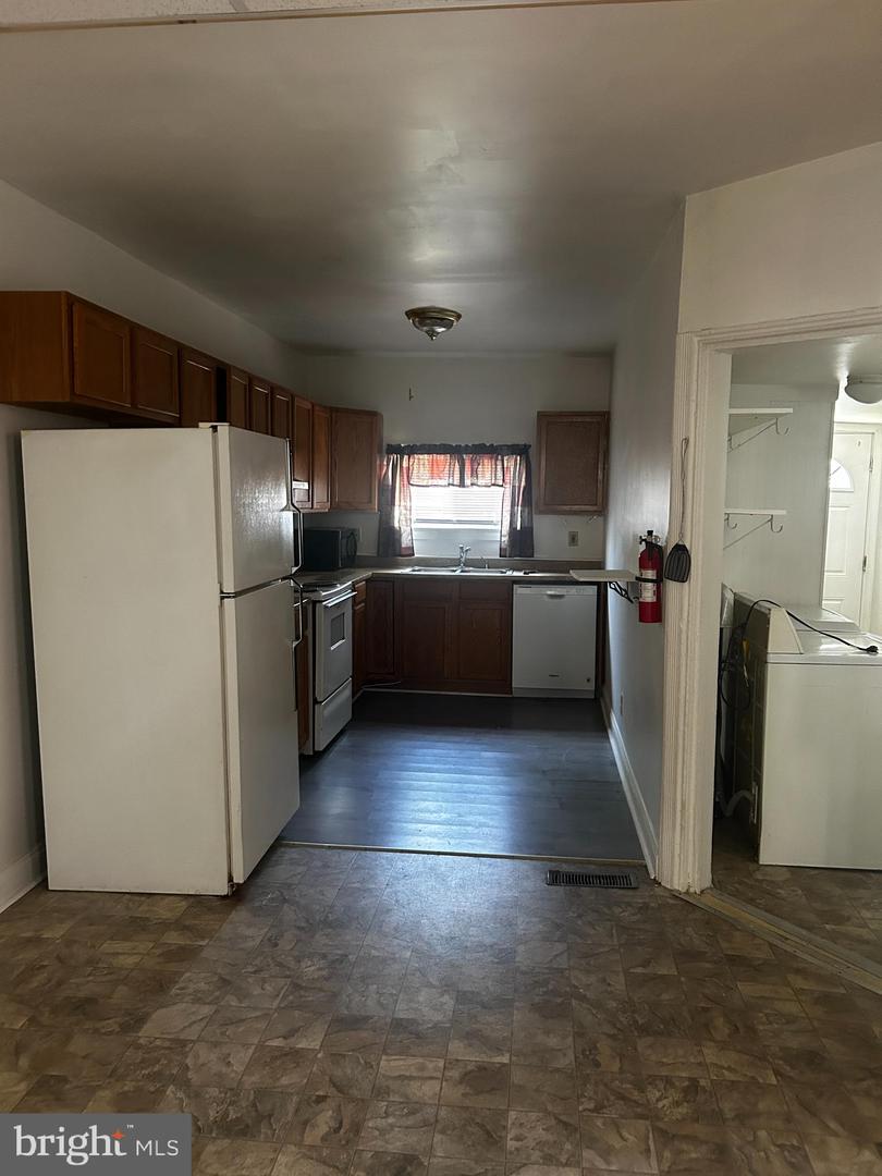 441 Walnut St Property Photo 3