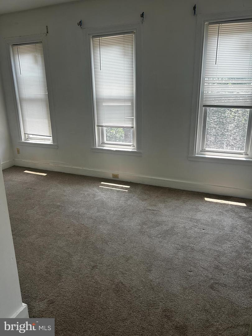 441 Walnut St Property Photo 8