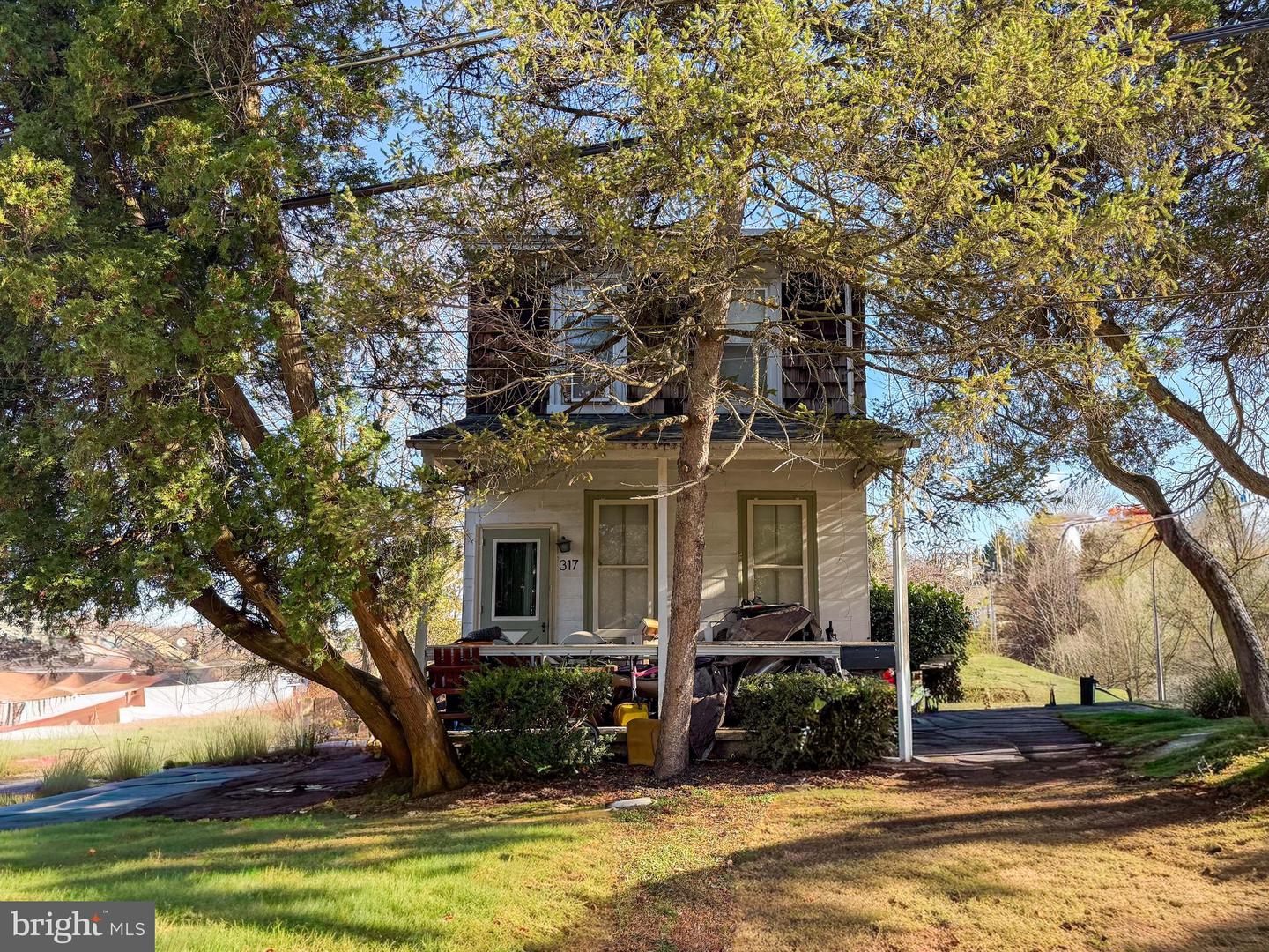 317 MARYWATERSFORD RD Property Photo 1