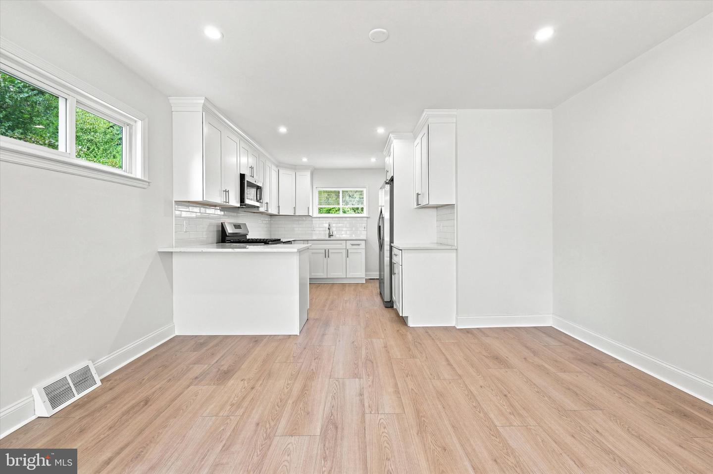 152 Egerton Ave # Property Photo 6