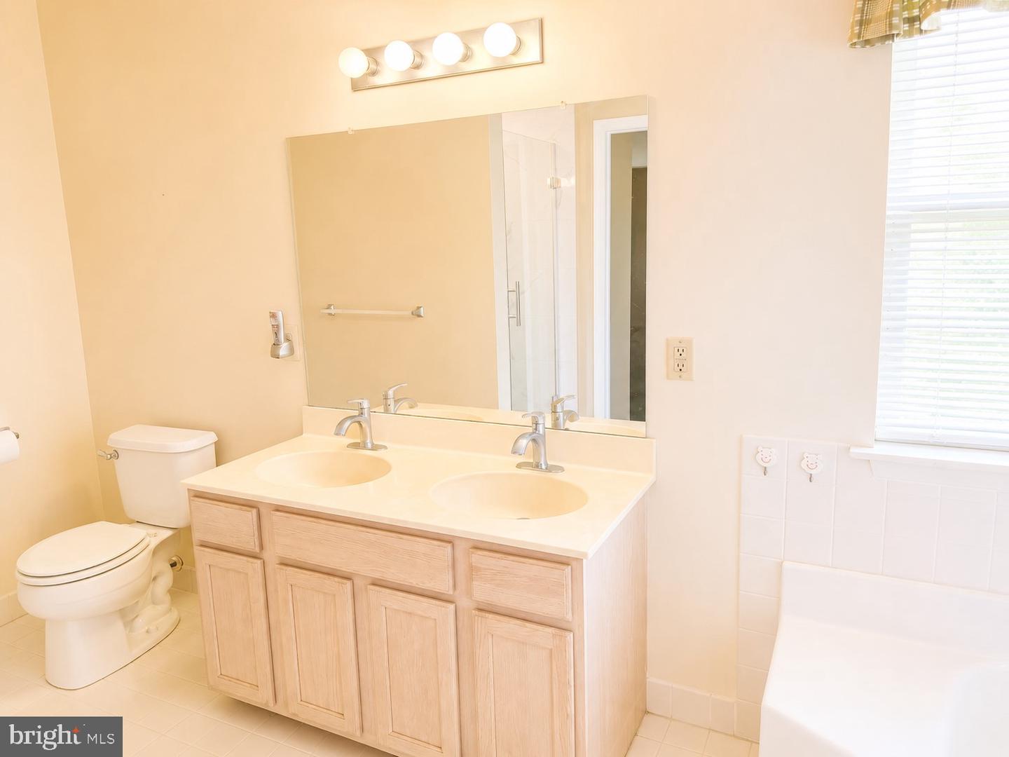4037 Runnymead Dr Property Photo 25