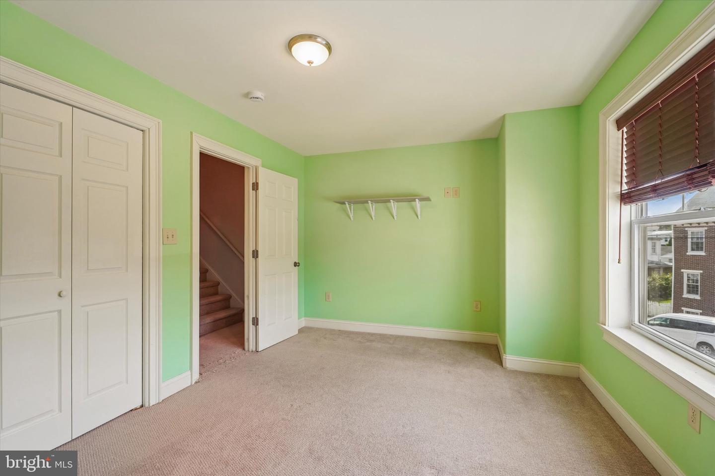 439 Ford St Property Photo 9