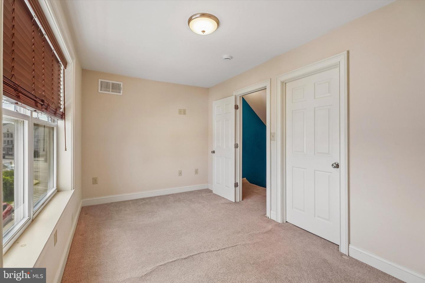 439 Ford St Property Photo 13