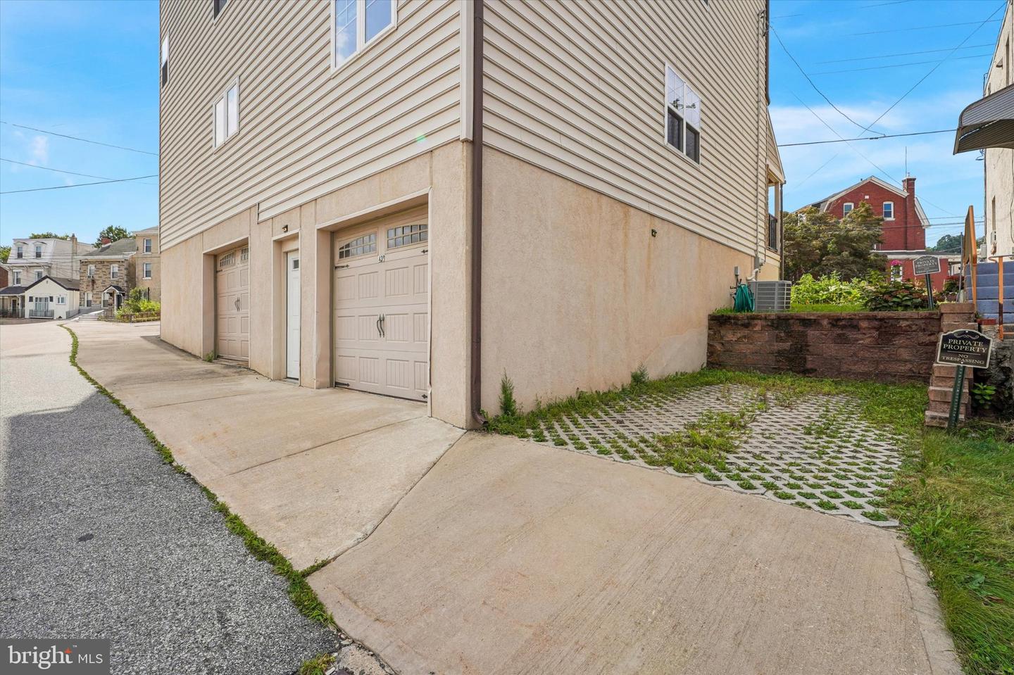 439 Ford St Property Photo 19