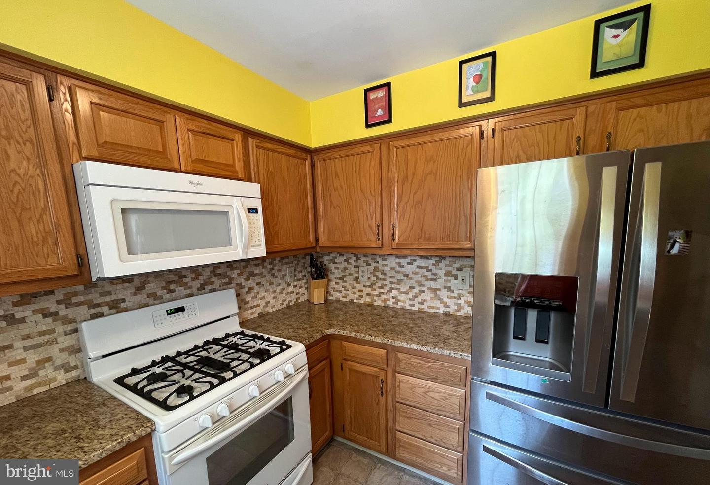 224 E Summit St Property Photo 5