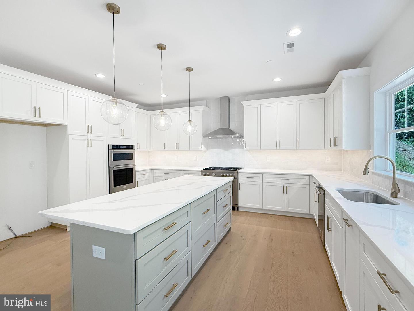 1823 N Line St Property Photo 15