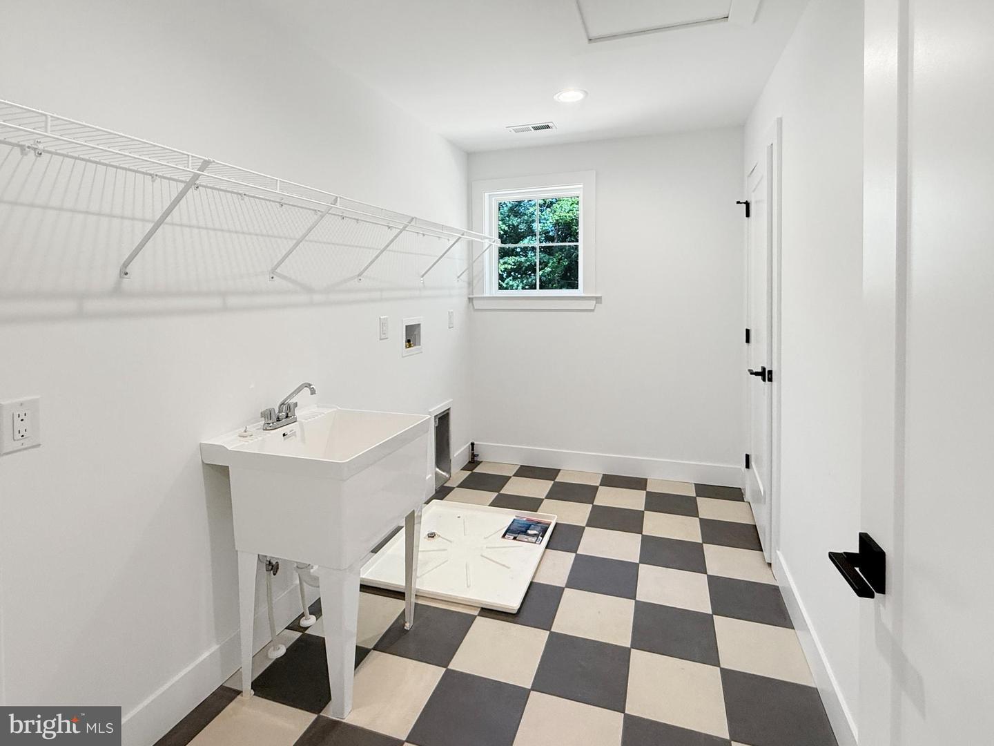 1823 N Line St Property Photo 31
