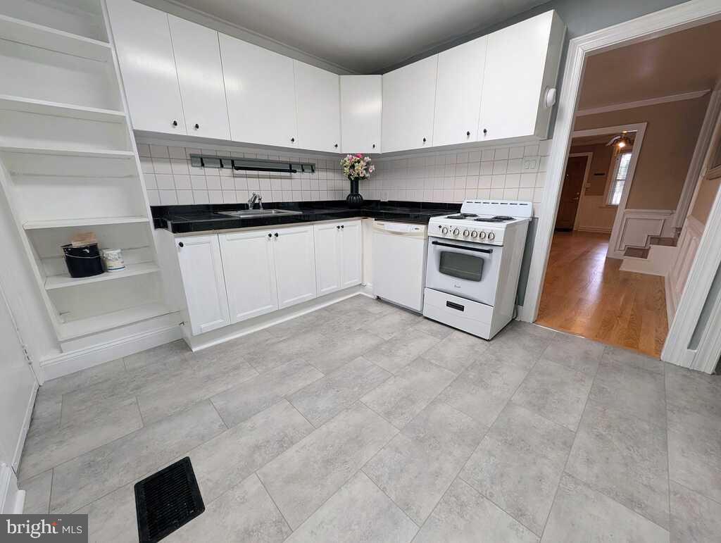 224 Williams Ave Property Photo 15