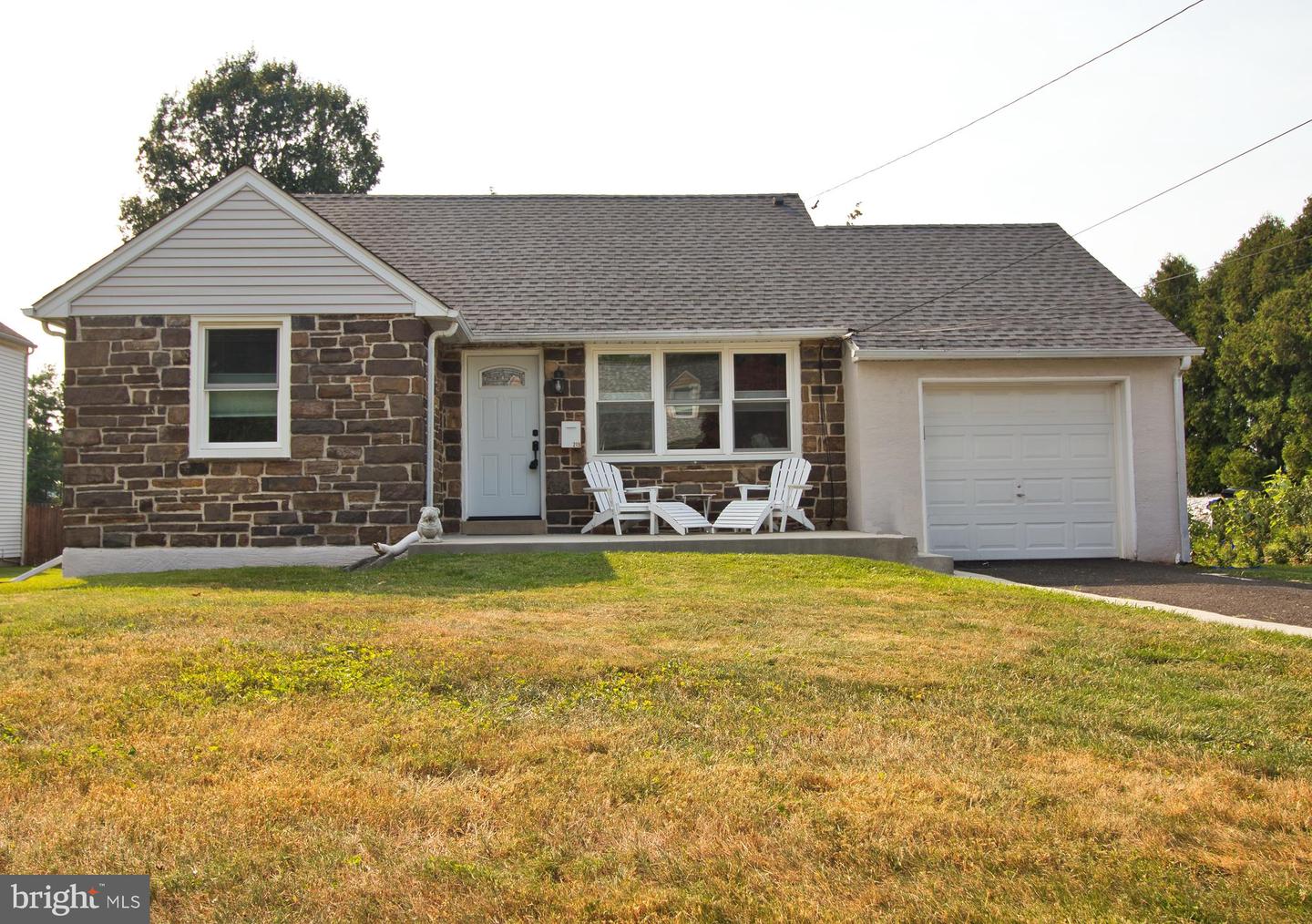 215 Lancaster Ave Property Photo 1