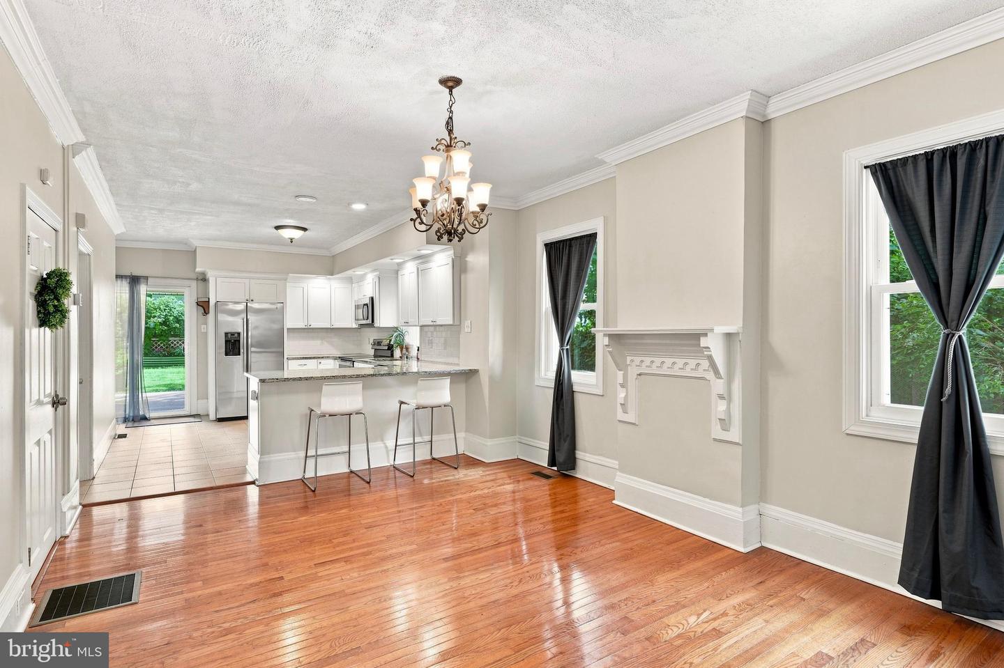 644 Chestnut St Property Photo 8