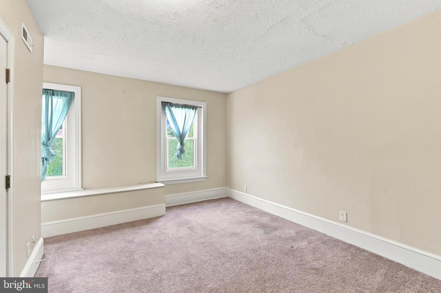 644 Chestnut St Property Photo 17