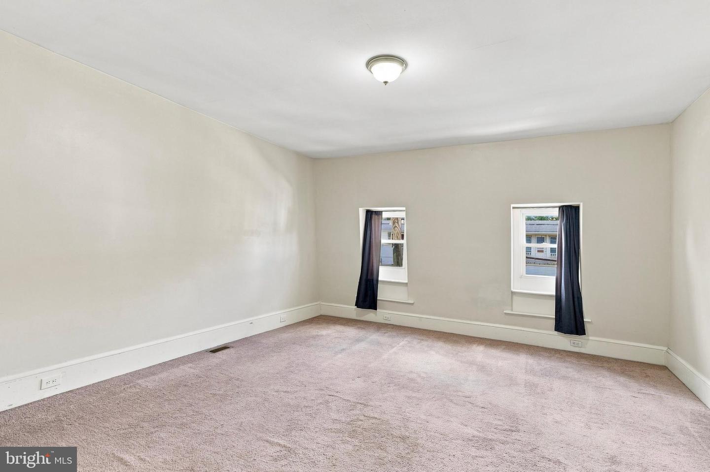 644 Chestnut St Property Photo 18