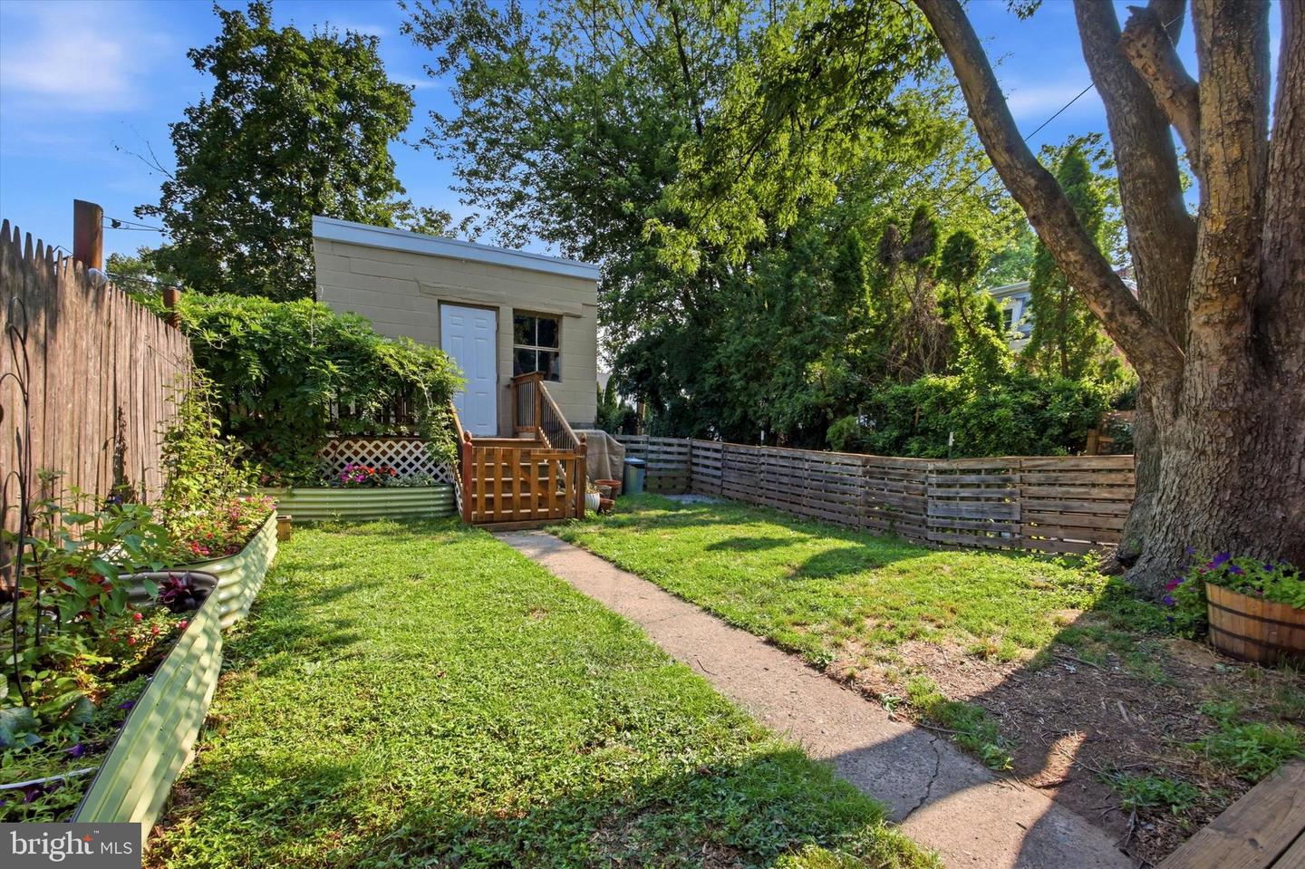 644 Chestnut St Property Photo 29